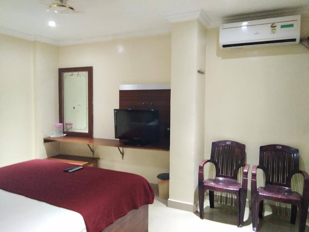 Hotel Adarsh Residency Tirupati Exterior photo